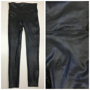 SPANX Sara Blakely sz Small/Medium Black Textured Shaping Slimming Leggings Pant