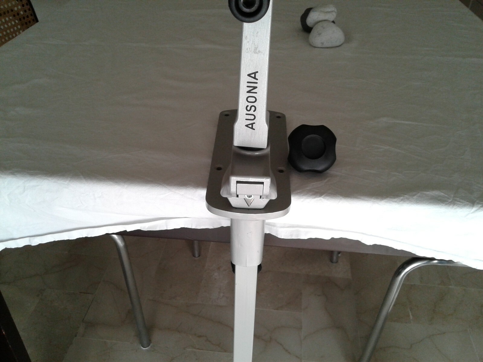 Ausonia 72007 Apriscatole da Banco Industriale - Efficienza Garantita