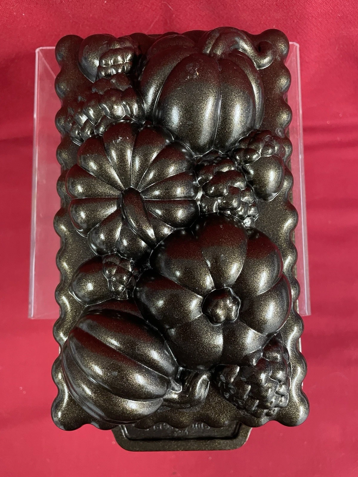 Harvest Bounty Loaf Pan NORDIC WARE! Beautiful Bronze Color.
Opens in a new window or tab