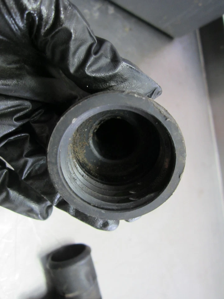 Engine Oil Fill Tube From 2003 Subaru Legacy  2.5 - Image 2 of 4