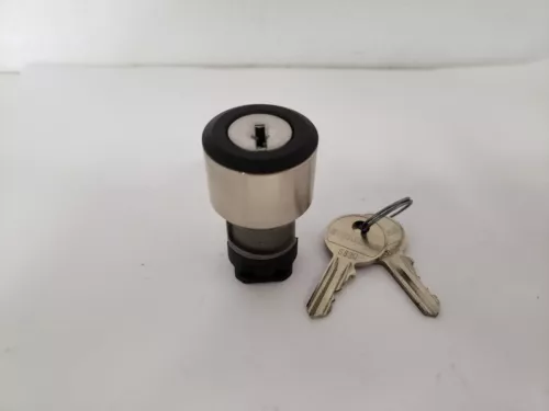 SIEMENS 3SB3500-4AD01 SELECTOR SWITCH KEY OPERATED W/2 KEYS NNB