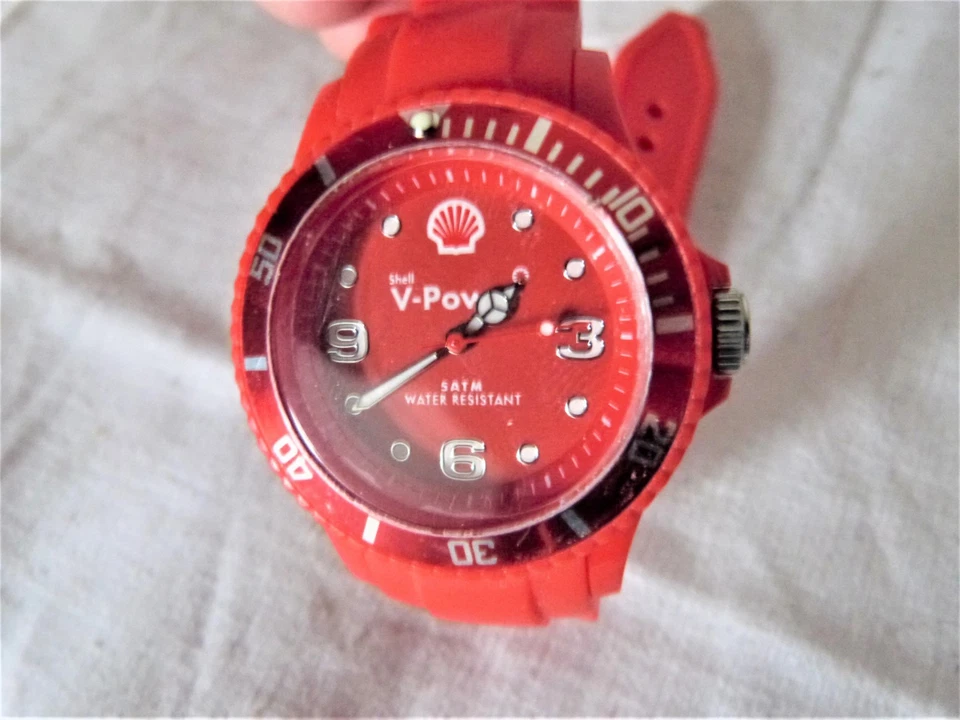 Aus einer Auflösung: Shell V - Power 5ATM Water Resistant Armbanduhr - Bild 2 von 3