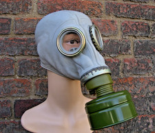 NVA Schutzmaske Latexmaske Latex Maske Gasmaske mit Filter Gr. 2