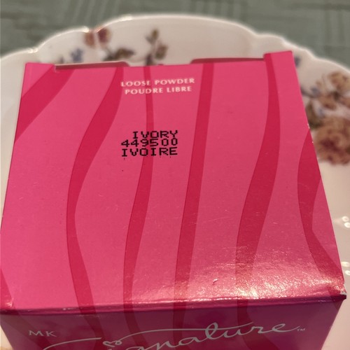 Mary Kay IVORY SIGNATURE LOOSE POWDER - .74 oz new in box 449500 - Picture 4 of 6