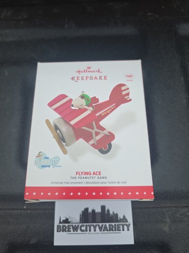 HALLMARK 2015 FLYING ACE PEANUTS GANG SNOOPY ORNAMENT