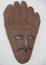 ANTIGUA MÁSCARA TRIBAL DE HIERRO ENORME 25,40 PULGADAS.