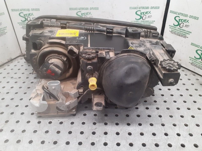 0301089276 faro derecho BMW SERIE 3 BERLINA E46 1998 976786 - Imagen 2 de 2
