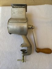 Vintage BERARDUCCI Bros. MCKEESPORT, PA Table CLAMP Mount GRINDER Cheese GRATER