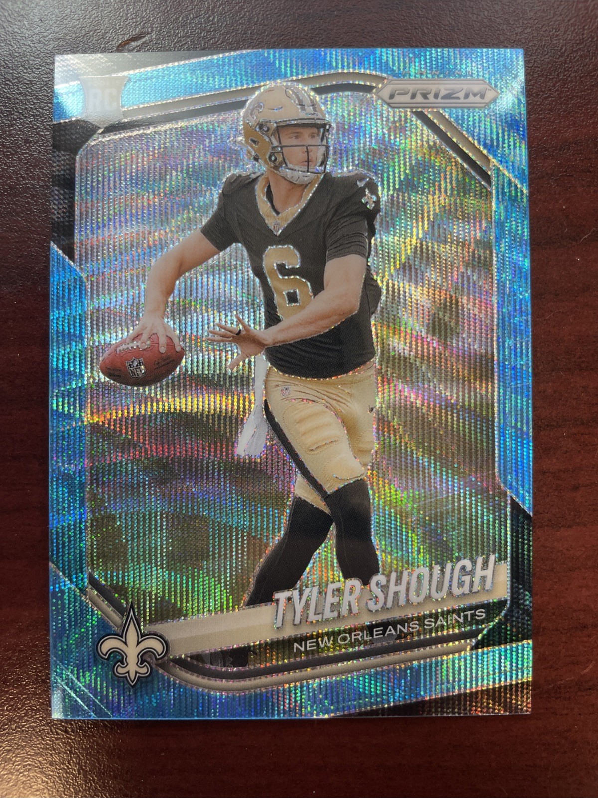 2025 Panini Prizm - Rookies Tyler Shough #327 Blue Wave Prizm /230 (RC)