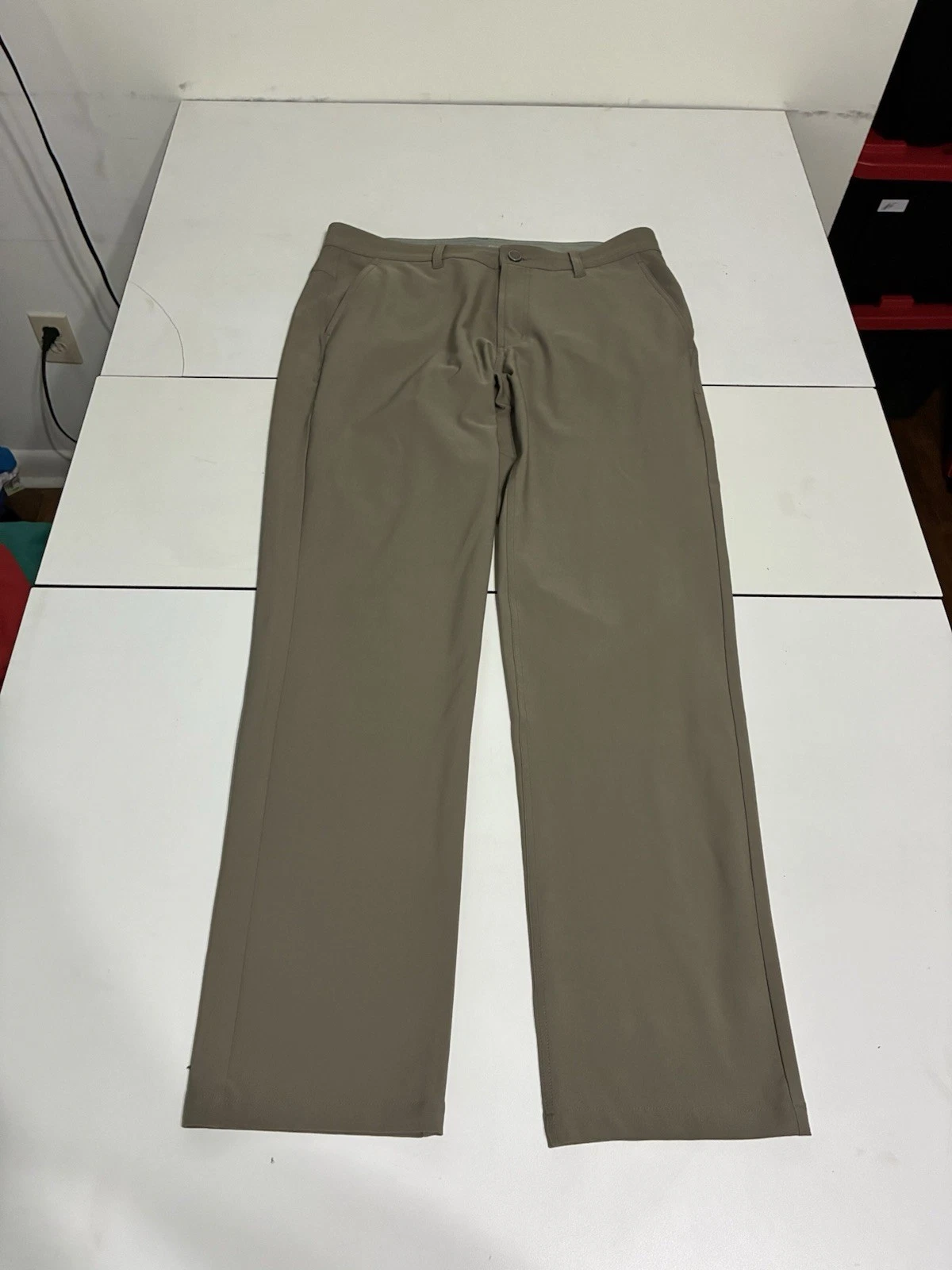Free Fly Nomad Pants 34x32 Khaki Performance Stretch Chino Travel Casual Preppy
Opens in a new windo