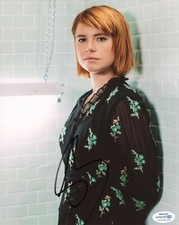 Jessie Buckley Sexy Autographed Signed 8x10 Photo ACOA