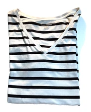 Amazon Essentials T-shirt Women 2XBlack/White Striped V-neck 