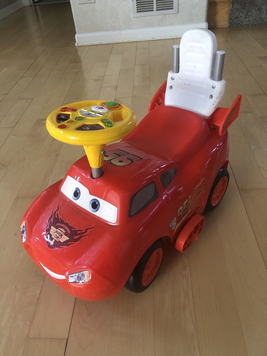 Huffy Disney Pixar Cars Lightning McQueen 6V Battery-Powered Racing Car