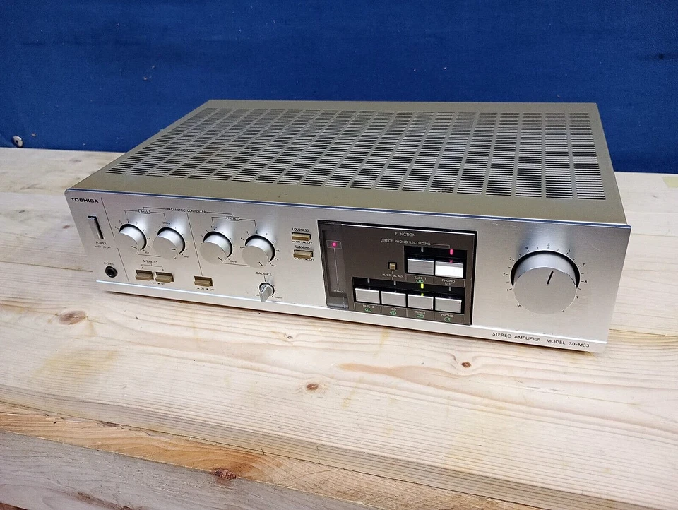 AMPLIFICATORE TOSHIBA SB-M33 80s VINTAGE INTEGRATED AMPLIFIER FULLY WORKING - Immagine 2 di 4