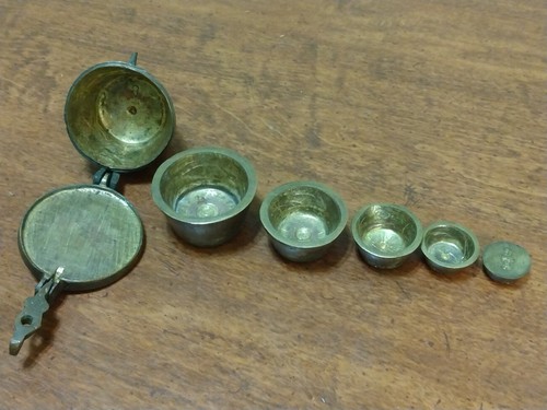ANTIQUE BRASS APOTHECARY NESTING CUP WEIGHTS - Picture 8 of 17