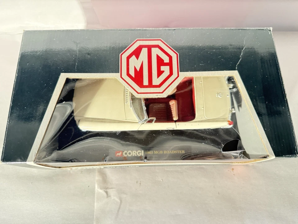 1:18 Corgi MGB Roadster – Old English White / Red Interior–NOS/MIB Box Film Tear - Image 3 of 4