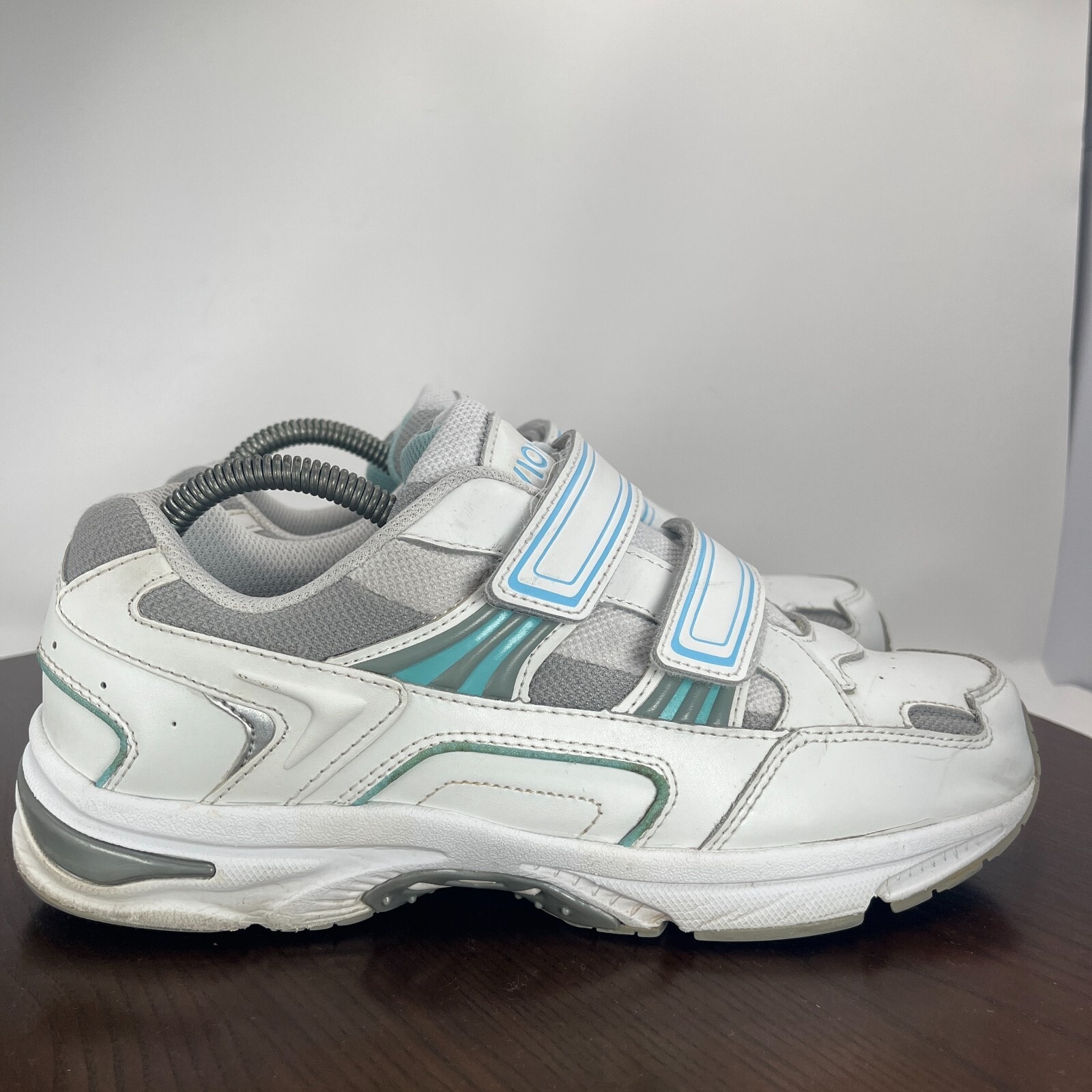 Vionic Tabi Shoes Women's 9 Wide White Gray Leather Double Strap Walking Sneaker