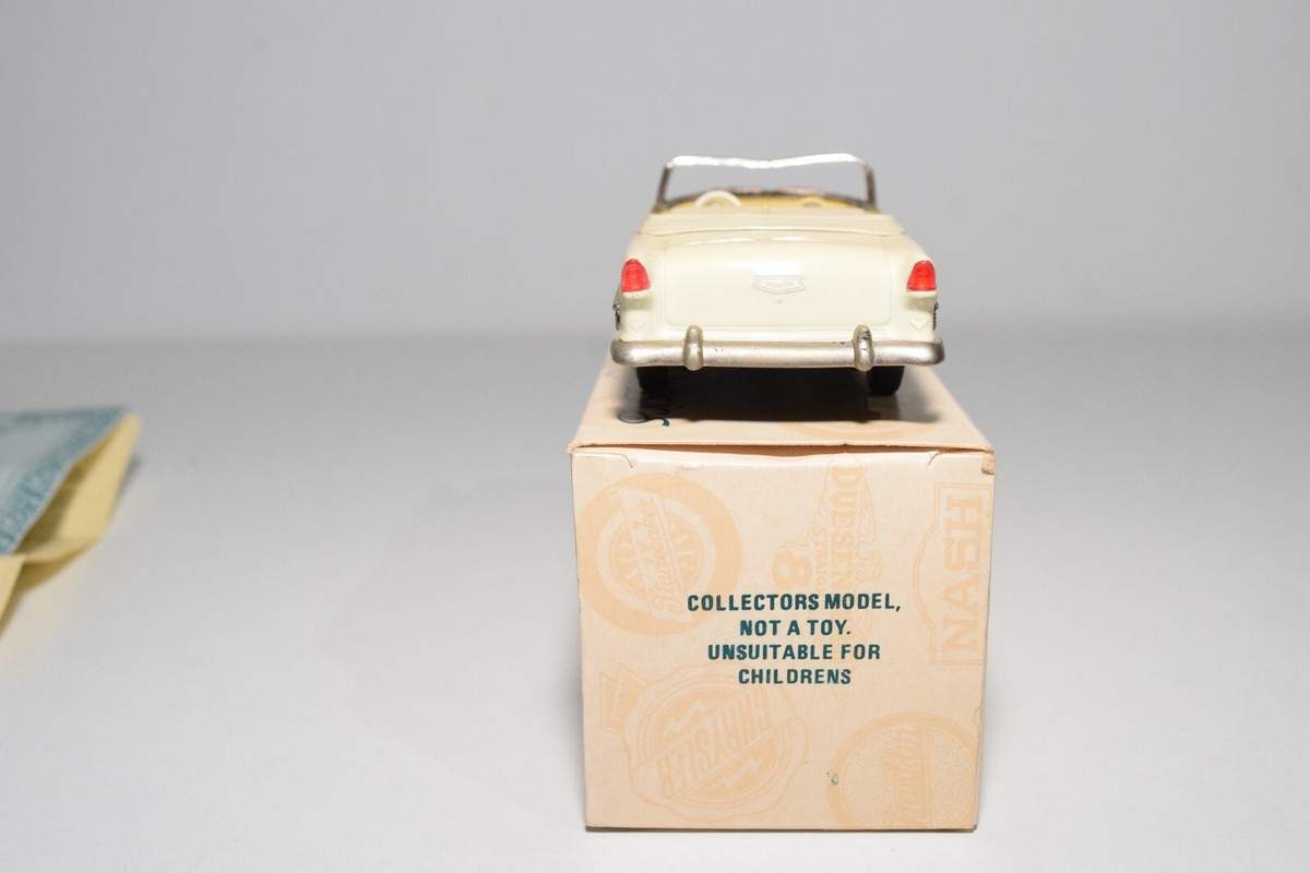 B7 1:43 BUBY COLLECTORS CLASSICS CHEVROLET 1955 CABRIOLET YELLOW EXHIBI