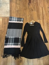 Women’s Large Black Dress With Pockets & Scarf