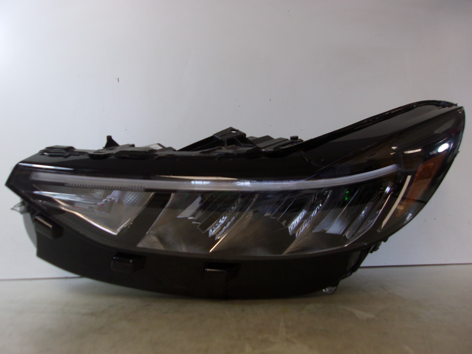 2023 2024 2025 Ford Escape Driver Left LH LED Reflector Headlight OEM
