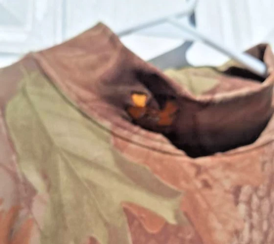 Under Armour MENS LARGE Realtree Camo Mock Neck Long Sleeve Compression Shirt - Image 3 of 4