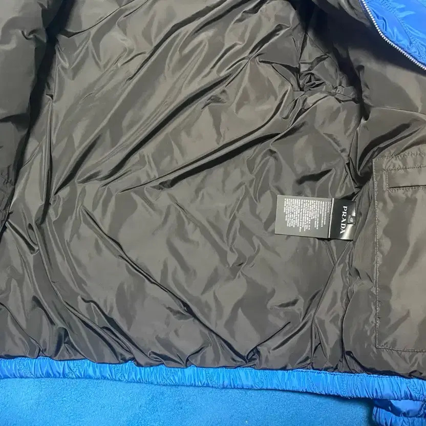 Prada Quilted Down Puffer Jacket 48 - Excellent Condition thumbnail 7