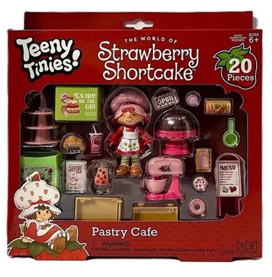 Teeny Tinies Strawberry Shortcakes Teeny Pastry Cafe Playset 20 Pieces 6+ NIB