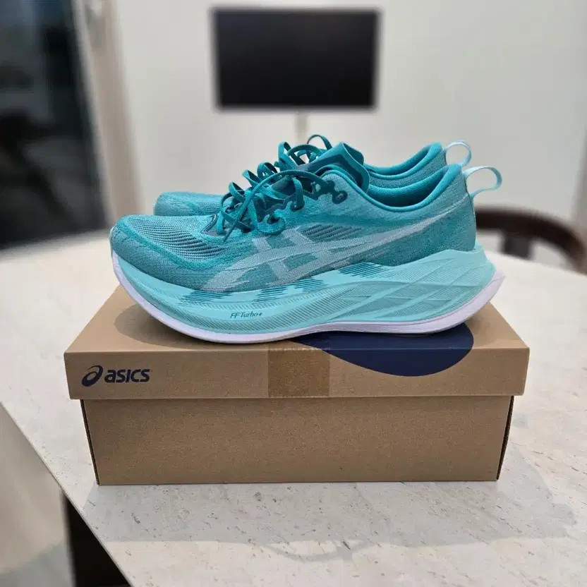 Asics Superblast 2 Running Shoes - Size 290 thumbnail 3