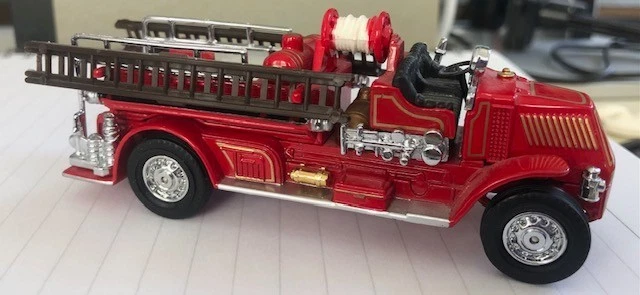 MATCHBOX FIRE ENGINE SERIES 1920 Mack AC Fire Engine - YFE01 - Image 2 of 4