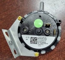 NEW Amana Goodman 0130F00505 Daikin Pressure Switch 9375VS-0004 -0.70 0.7 "WC