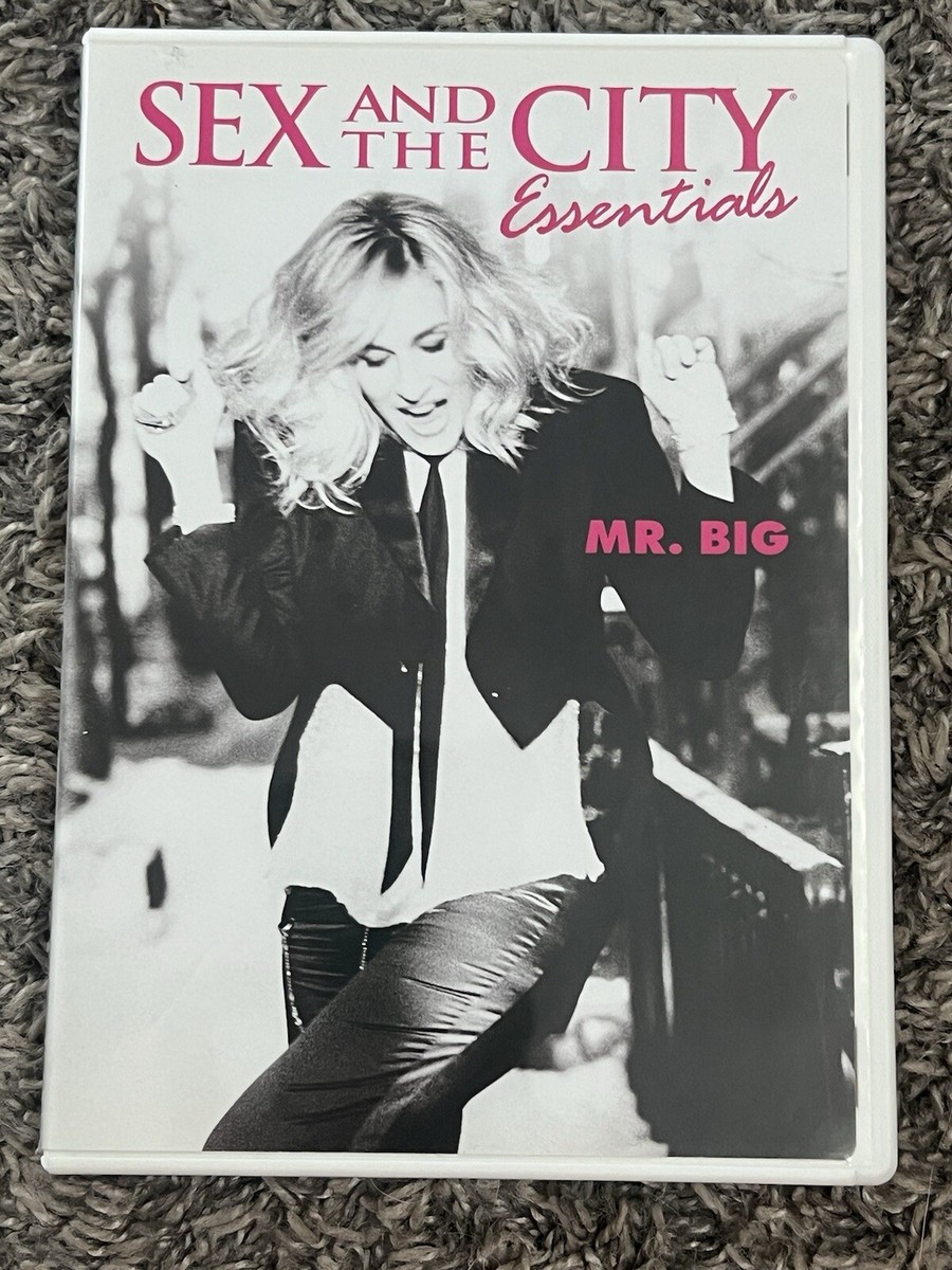 SEX AND THE CITY　ESSENTIALS　COLLECTION Amazon.com: Sex and the City Essentials: The Best of Fashion