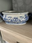 Blue and white porcelain footbath with Chinese landscape motif — photo 3