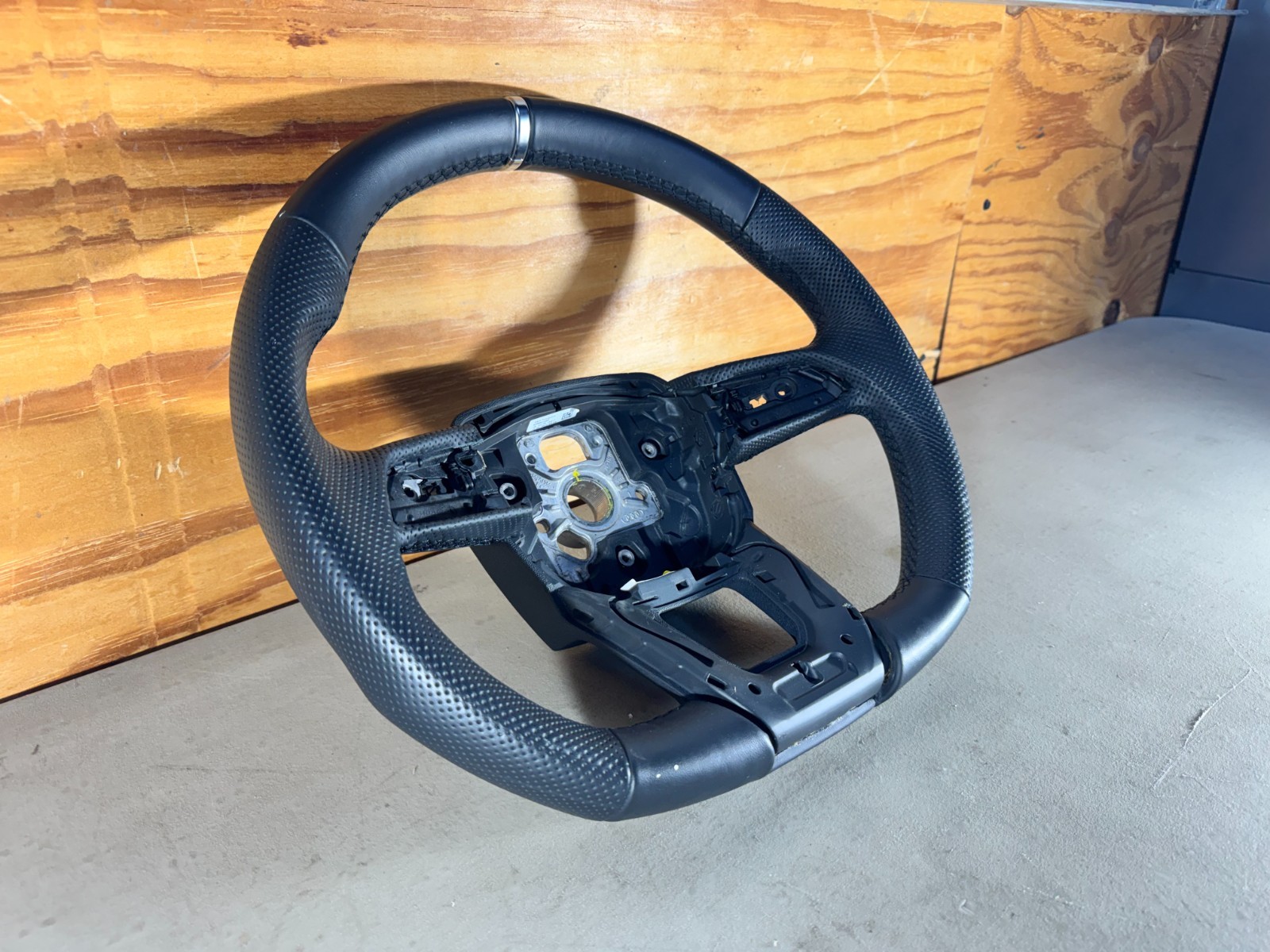 OEM 19-24 Lamborghini Urus Steering Wheel MINT