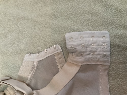 Reggiseno sportivo Elomi 36M beige energise ferretto - Foto 5 di 5