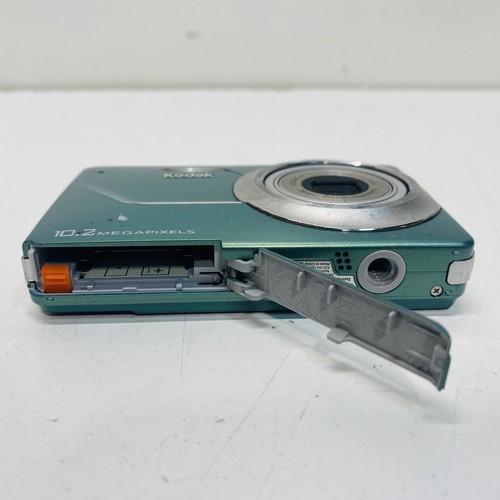 Kodak EasyShare M340 10.2MP Compact Digital Camera - Picture 6 of 7