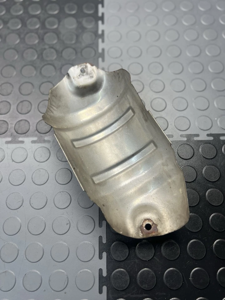 Colector de escape del motor Lexus Es330 2004 escudo térmico OEM Foto 4 de 4