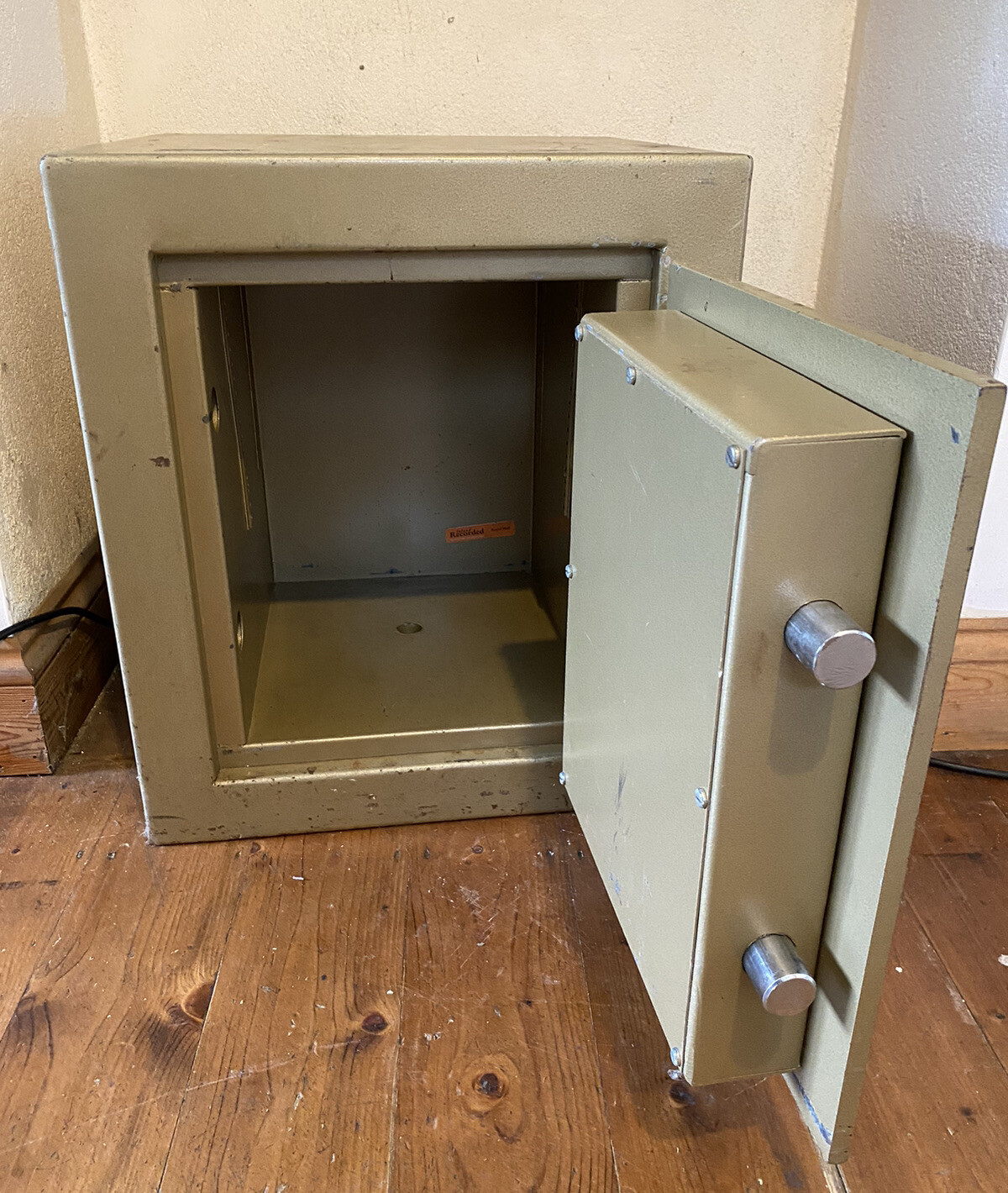Heavy Duty Dudley Safe 48.5 x 46 x 56cm One Key eBay