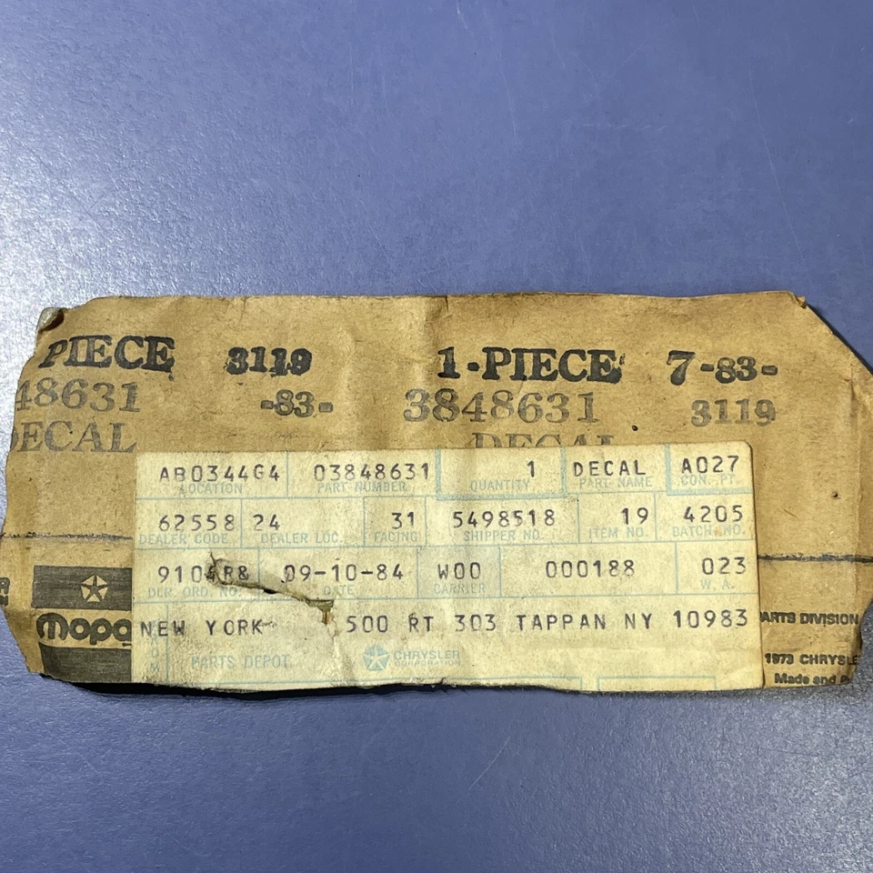 Chrysler Executive 1984 sedán calcomanía, lente de control de calefacción, ventilación de nivel superior Foto 2 de 2