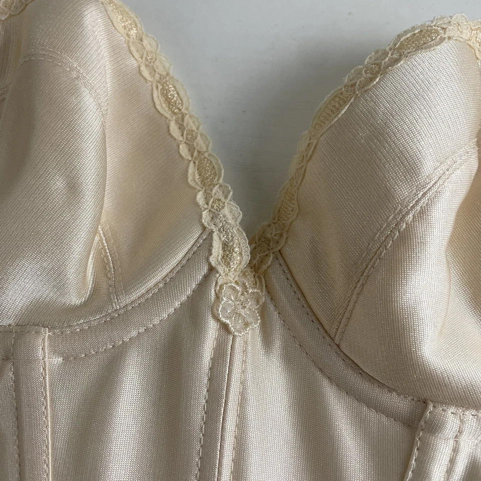 80s 90s Vintage Corset Bustier Top 36A Medium Cream Boned Victorian Edwardian - Image 3 of 4