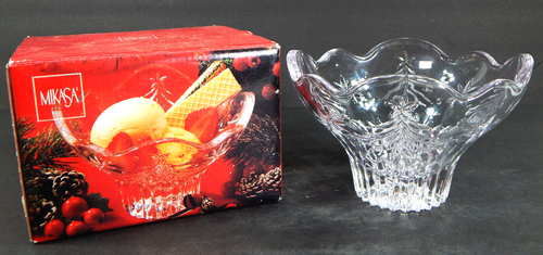 MIKASA CHRISTMAS NIGHT GLASS FOOTED CANDY BOWL DISH TREE & STAR CANDLE HOLDER - Picture 3 of 14