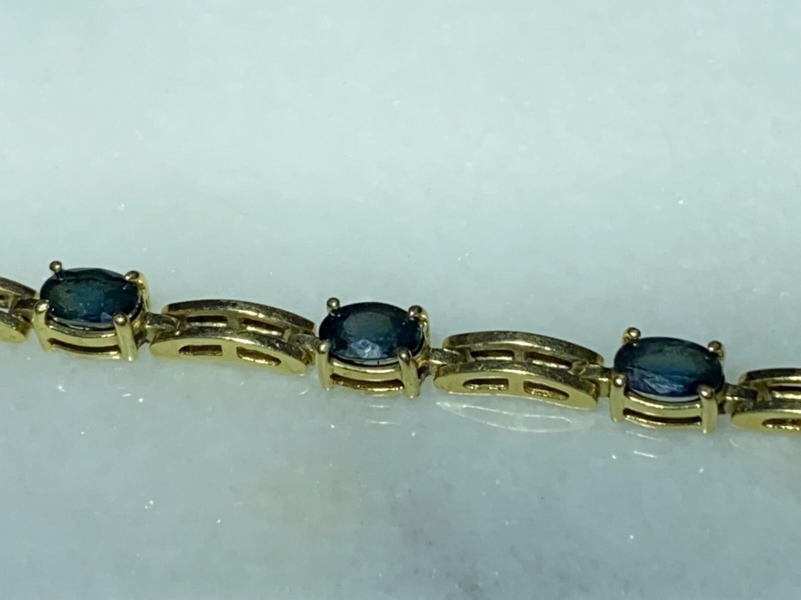 Stunning Solid 14K Yellow Gold Braclet with 5 Ova… - image 4