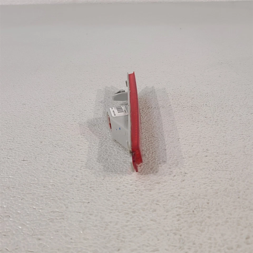 14-15 Camaro SS Passenger Rear Marker Light RH Aa7308 - Image 3 of 4