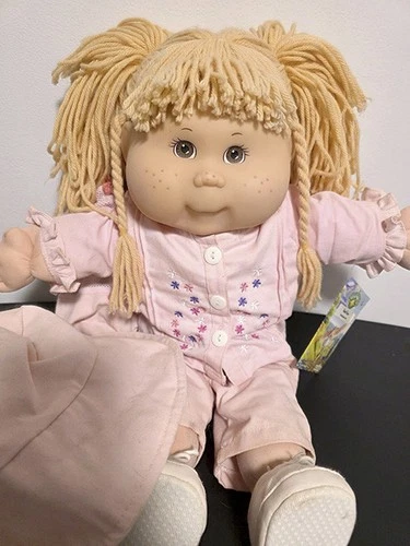 2001 TRU Cabbage Patch Kid K-2 HTF Blond Yarn Hair Brown Eyes Freckles