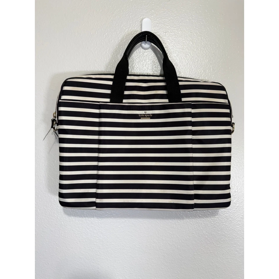 Bolso para portátil Kate Spade New York negro blanco a rayas con cremallera estuche de transporte Foto 2 de 4
