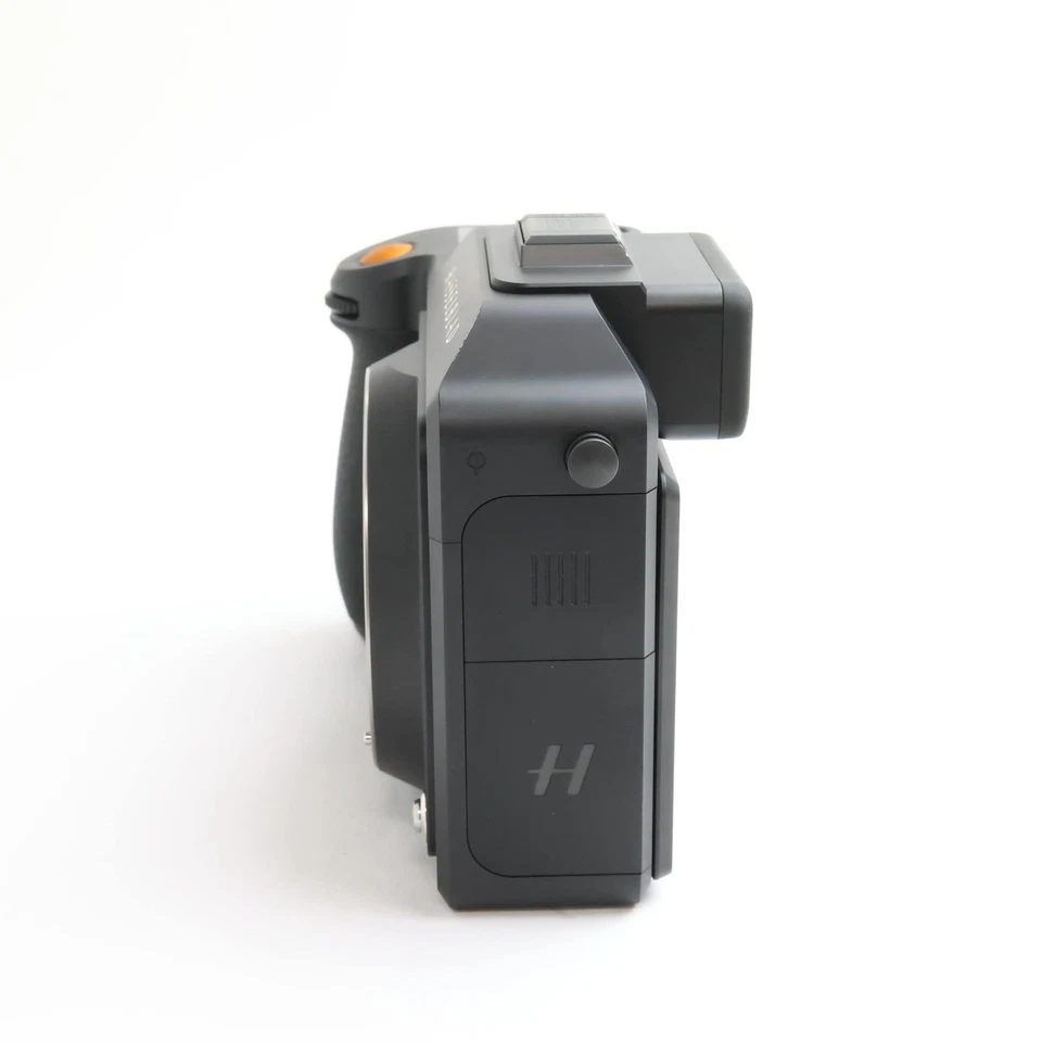 HASSELBLAD X2D 100C Medium Format Mirrorless Camera Body #136 - Image 2 of 4