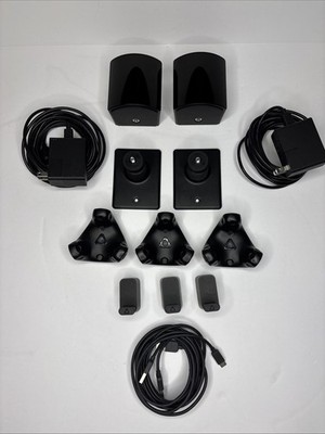 3 HTC 3.0 Vive Trackers and 2 2.0 Steam Base Stations Full Body Tracking VRCHAT