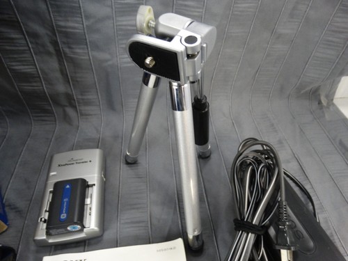 Sony TRV140 Digital Handycam, Needs Battery, Tested Good - Picture 5 of 13