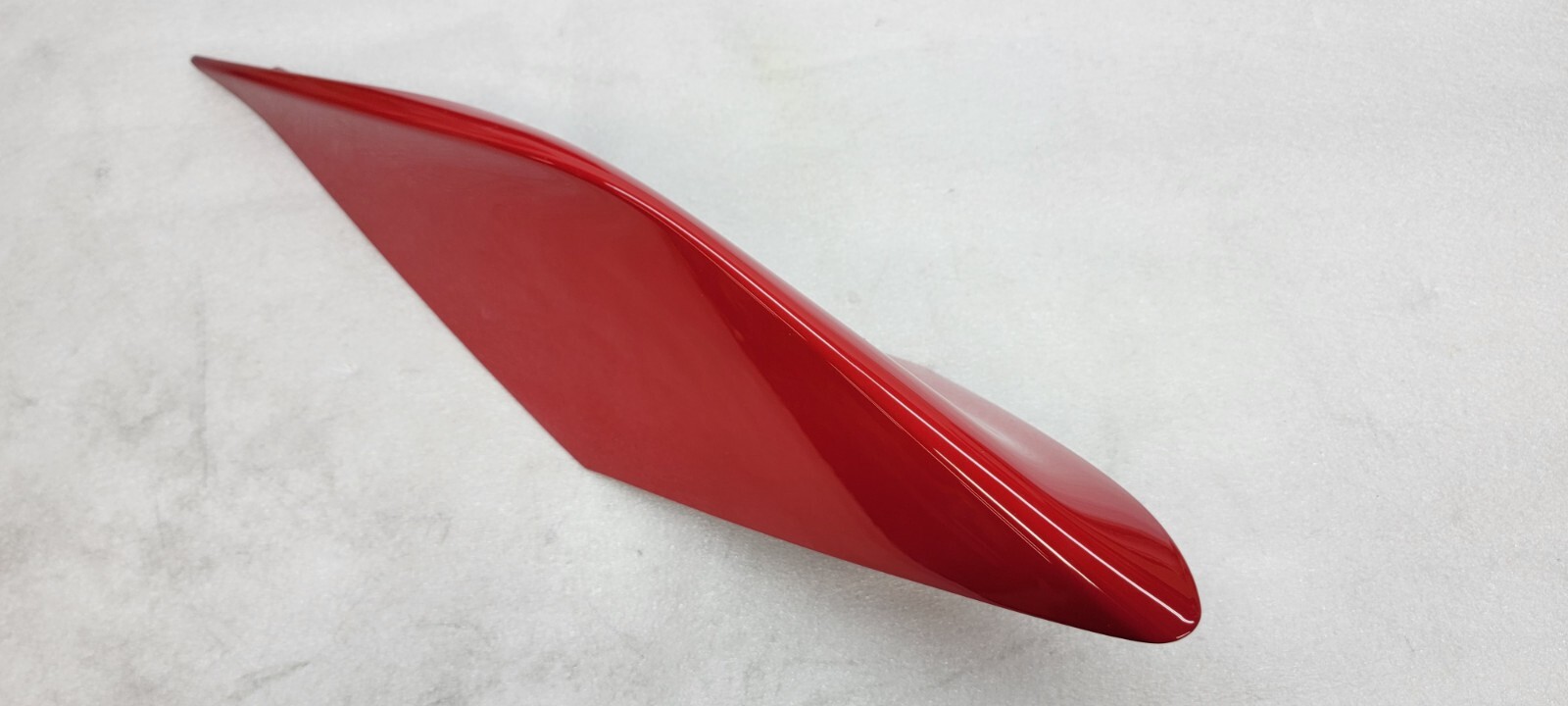 FERRARI F8 DRIVER LEFT SIDE QUARTER PANEL AIR INTAKE COVER PANEL OEM 862231