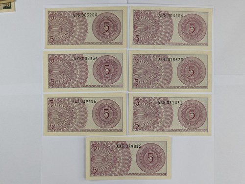 Lot of 34 Indonesia Sen Bank Notes - (31) 1964 (1) 1947 (1) 1960 (1) 1961 - Picture 6 of 12