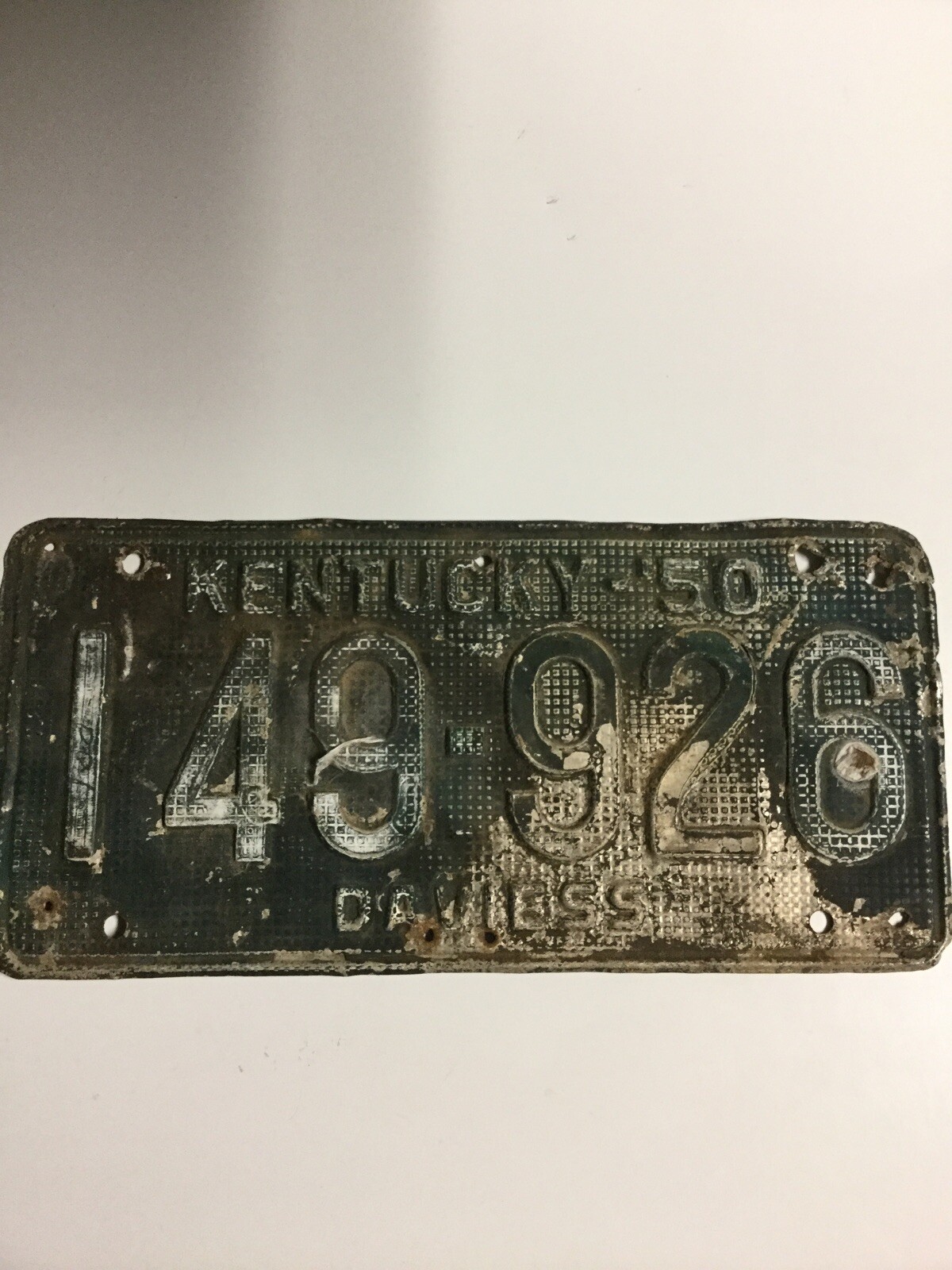 Vintage 1950 Kentucky Daviess County Embossed Metal License Plate Gas
